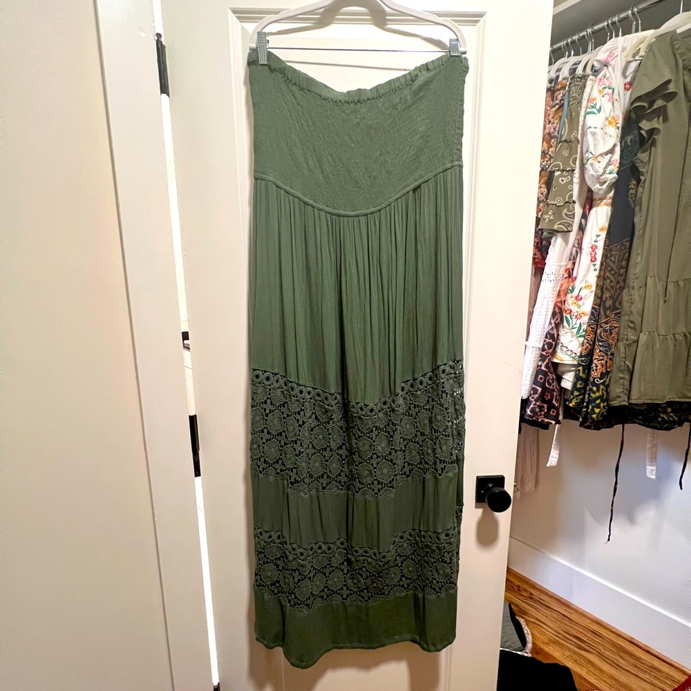 Chelsea 28 strapless dress
